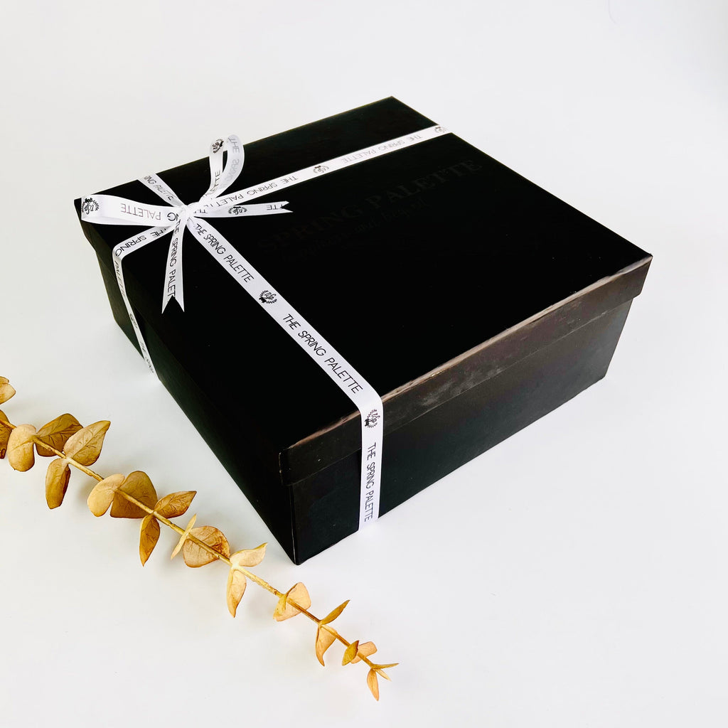 THE SPRING PALETTE Black Gift Box